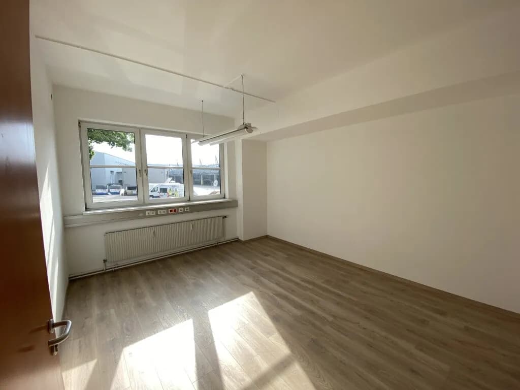 6-Zimmer-Gewerbeimmobilie mieten in Linz – 136 m², € 2.181 – Bild 6 von 15