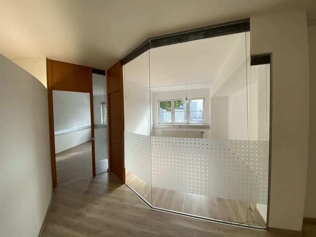 6-Zimmer-Gewerbeimmobilie mieten in Linz – 136 m², € 2.181 – Bild 7 von 15