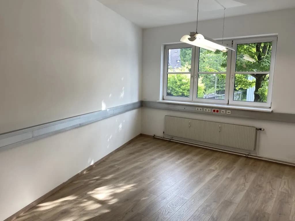 6-Zimmer-Gewerbeimmobilie mieten in Linz – 136 m², € 2.181 – Bild 8 von 15