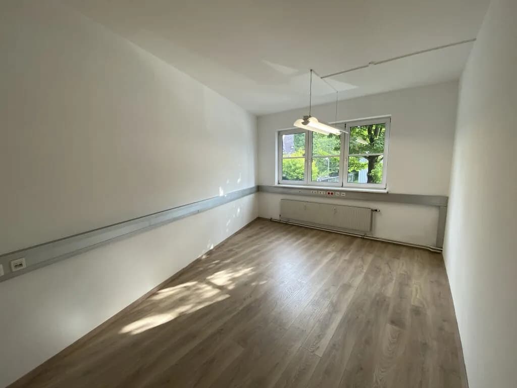 6-Zimmer-Gewerbeimmobilie mieten in Linz – 136 m², € 2.181 – Bild 9 von 15