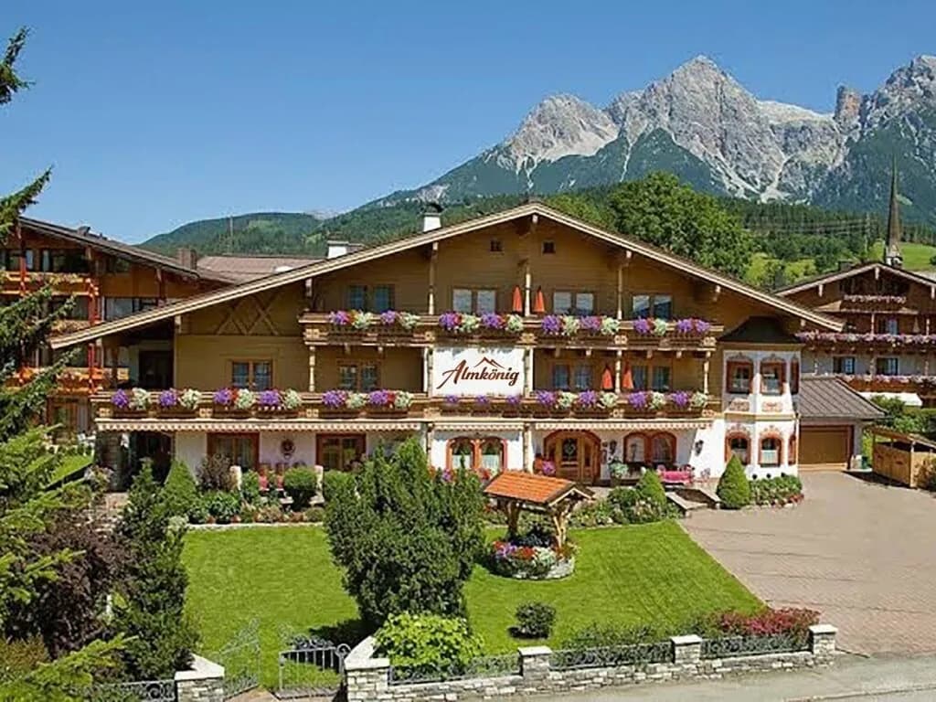 Gewerbeimmobilie kaufen in Zell am See – 1 472 m²