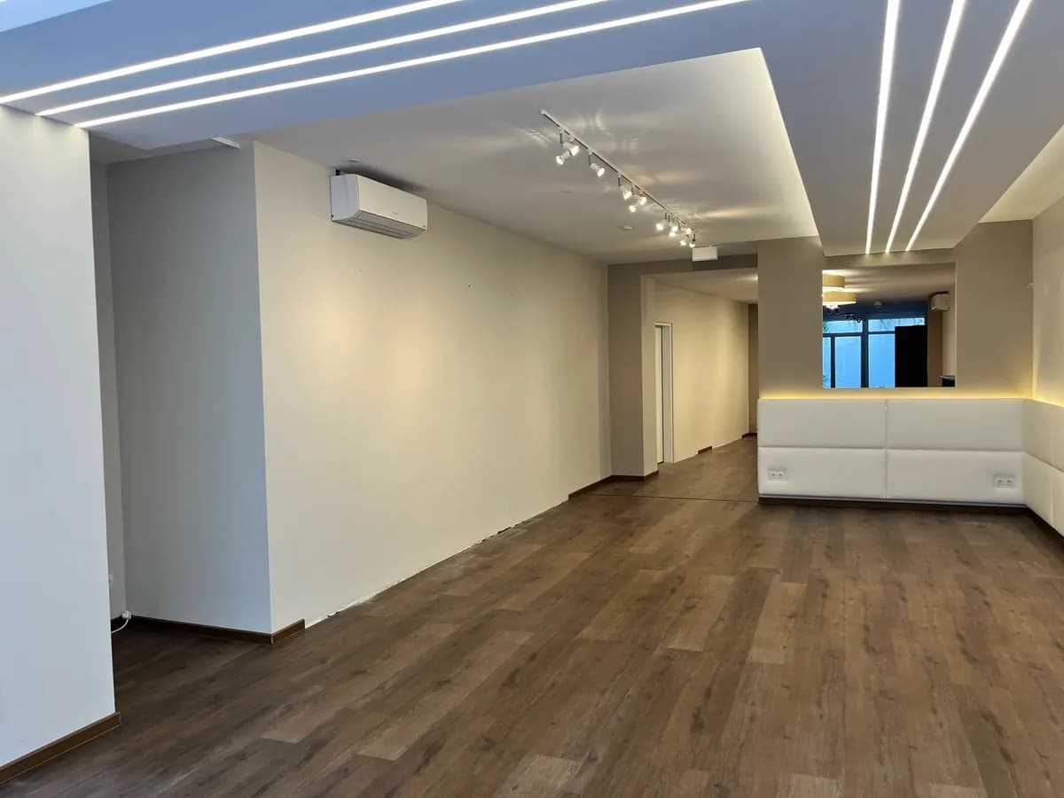 Gewerbeimmobilie mieten in Sankt Pölten – 200 m², € 2.800 – Bild 2 von 6