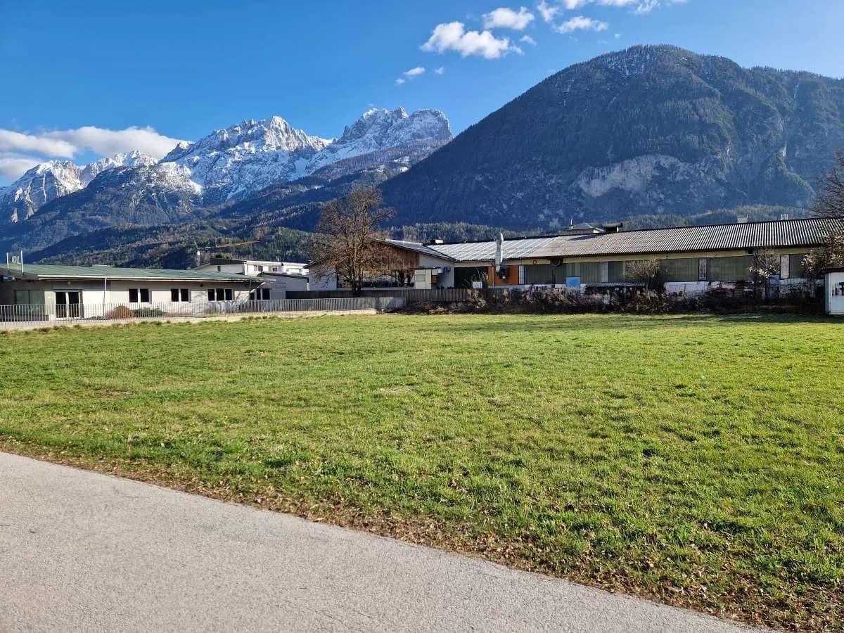 Immobilie mieten in Lienz – 1 980 m² – Bild 1 von 2