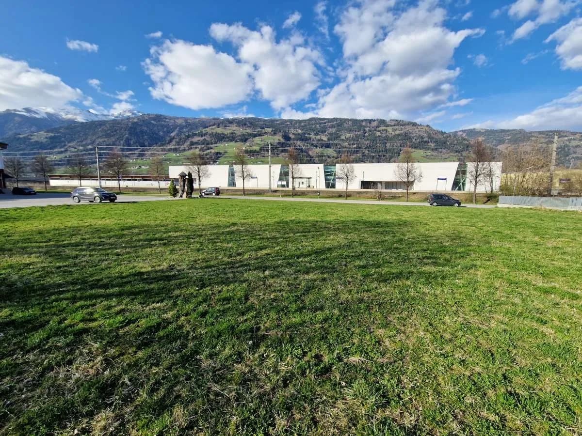Immobilie mieten in Lienz – 1 980 m² – Bild 2 von 2