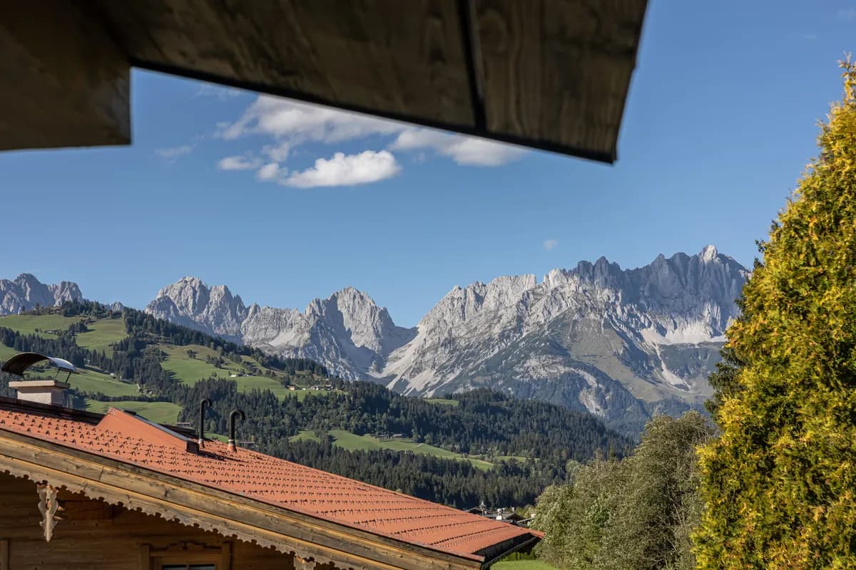 6-Zimmer-Immobilie kaufen in Kitzbühel – 372 m², € 8.250.000 – Bild 2 von 13