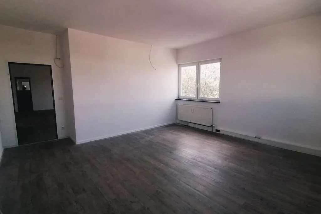 Gewerbeimmobilie mieten in Salzburg-Umgebung – 129 m², € 6 – Bild 1 von 10