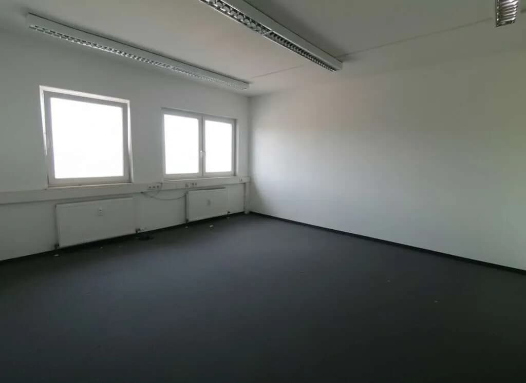 Gewerbeimmobilie mieten in Salzburg-Umgebung – 129 m², € 6 – Bild 2 von 10