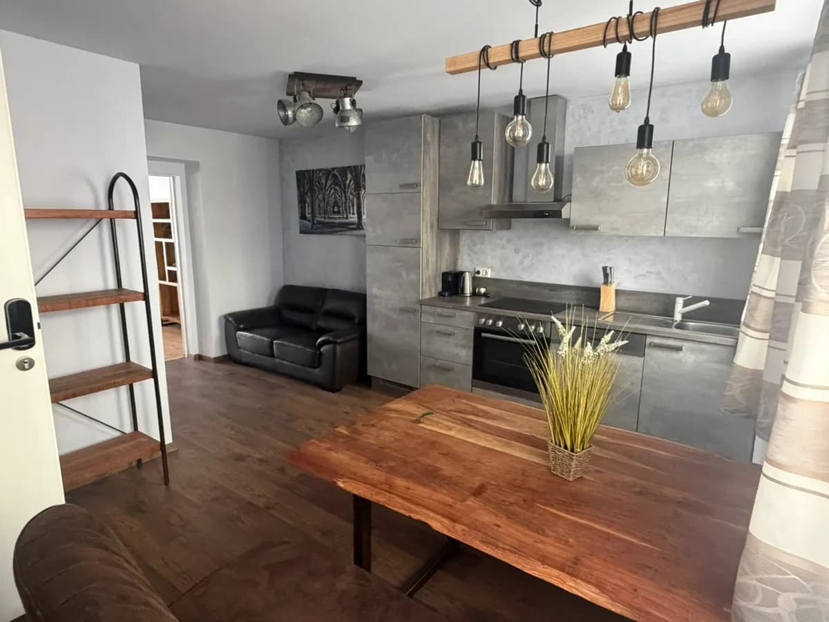 2-Zimmer-Wohnung mieten in Steyr – 44 m², € 550 – Bild 1 von 6