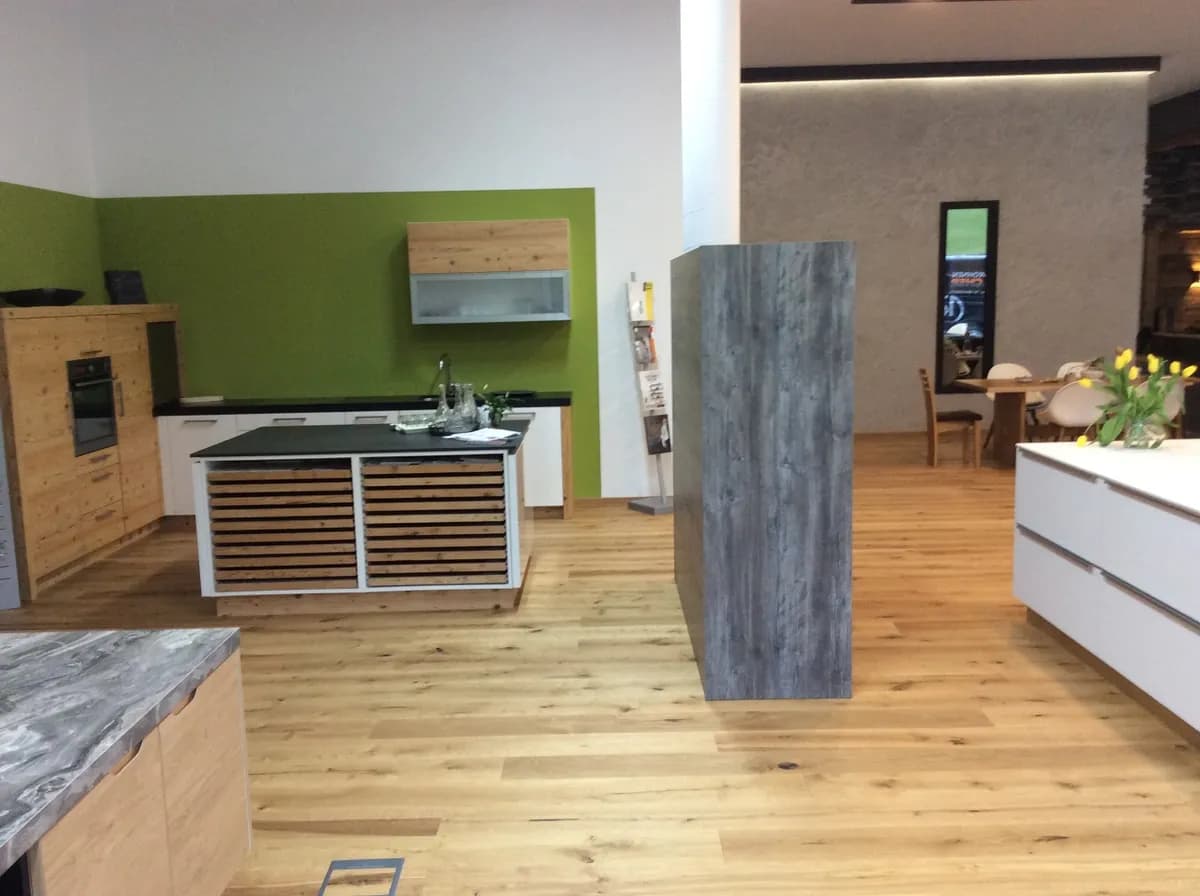 1-Zimmer-Gewerbeimmobilie mieten in Kitzbühel – 135 m², € 11 – Bild 4 von 4