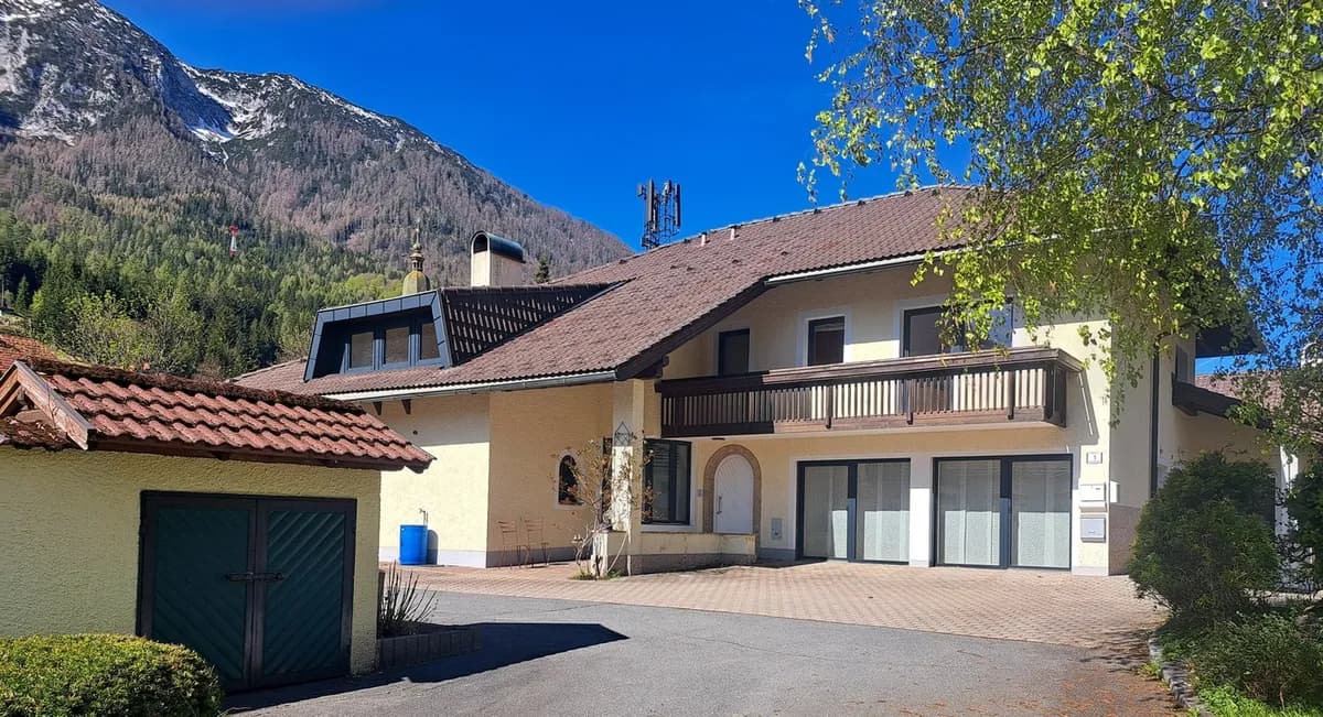 4-Zimmer-Haus mieten in Villach Land – 272 m², € 1.499 – Bild 1 von 16
