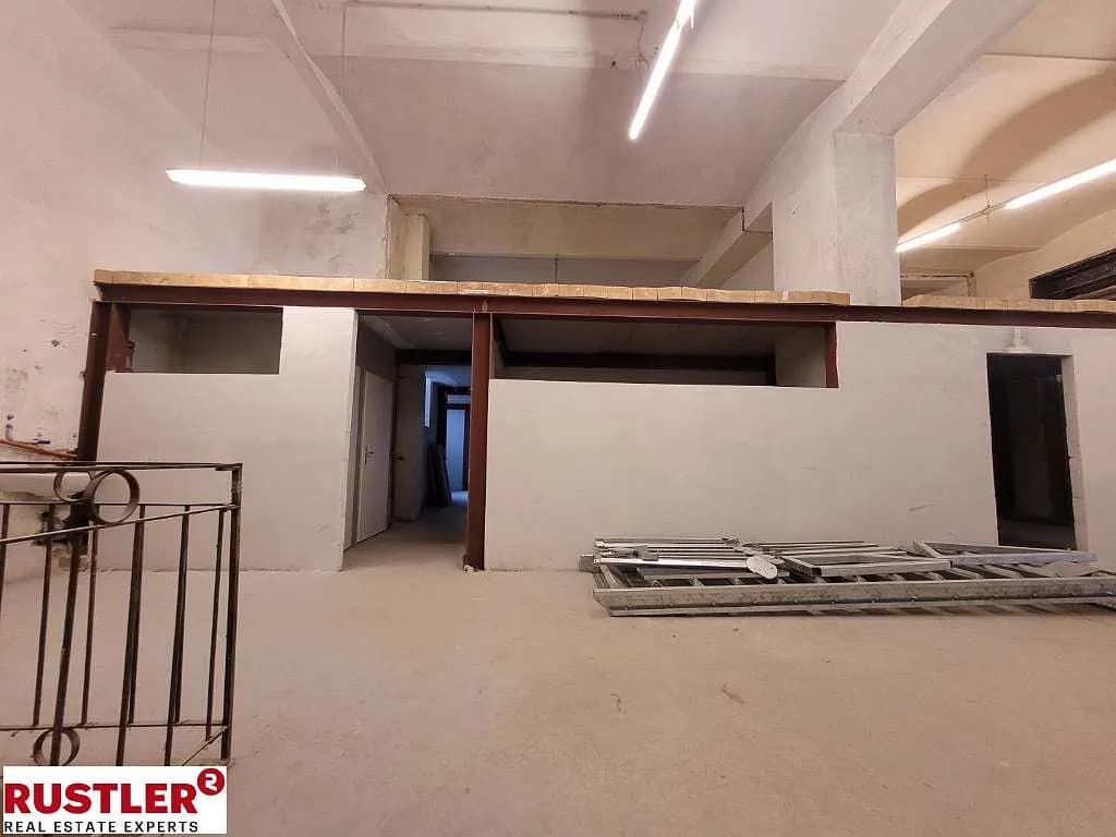 Gewerbeimmobilie mieten in Wien – 350 m², € 3.251 – Bild 1 von 13