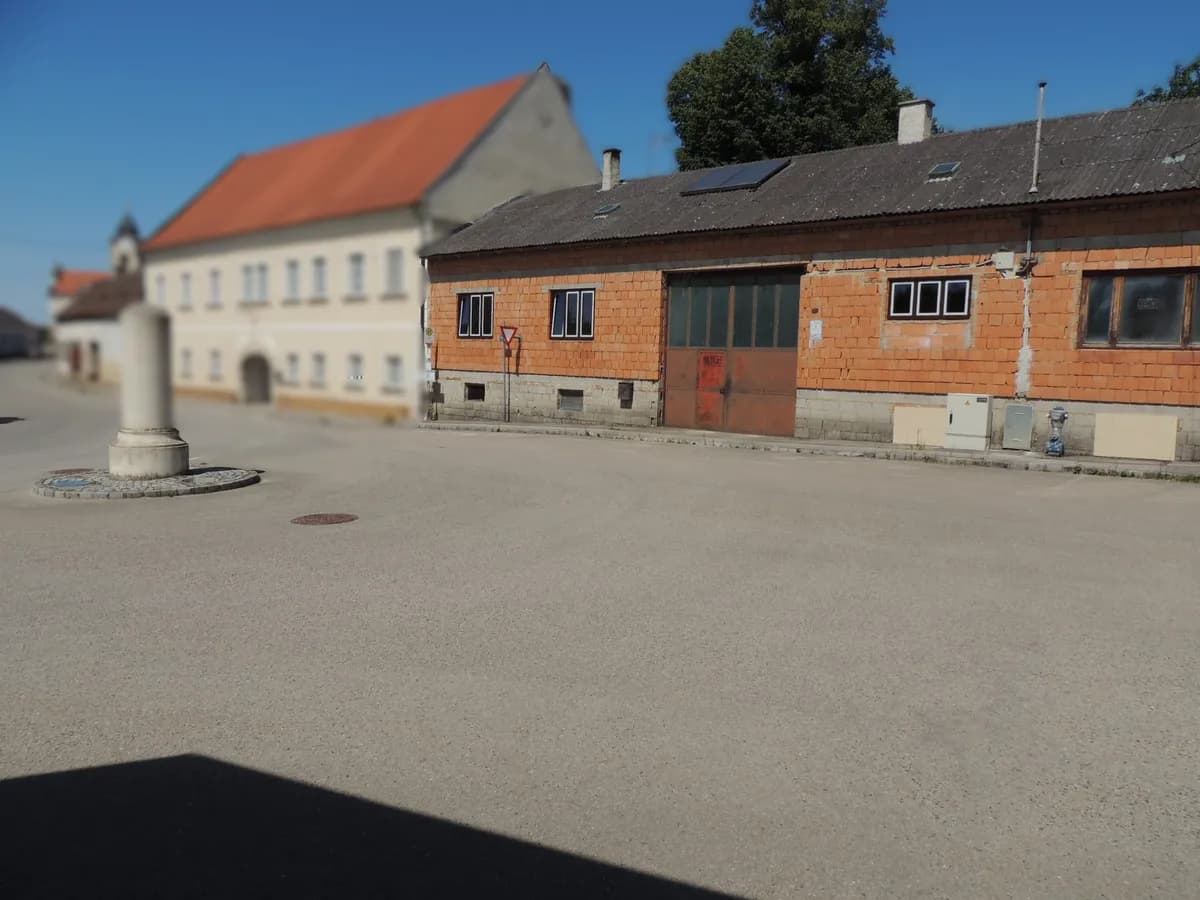 Immobilie kaufen in Hollabrunn – 200 m², € 85.000 – Bild 1 von 37