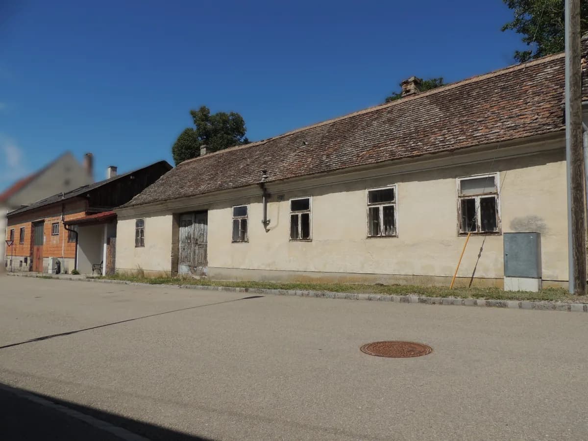 Immobilie kaufen in Hollabrunn – 200 m², € 85.000 – Bild 2 von 37