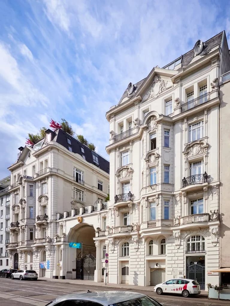 4-Zimmer-Wohnung mieten in Wien – 214,05 m², € 7.566 – Bild 52 von 53
