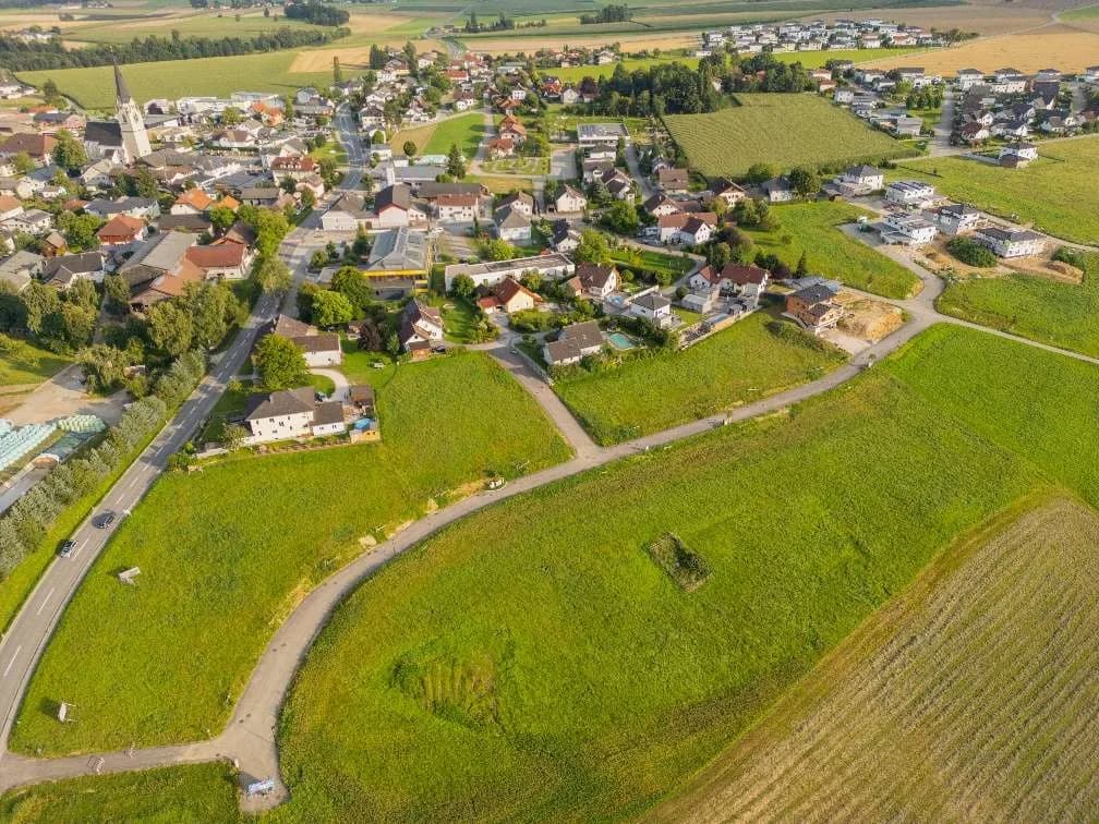 Grundstück kaufen in Vöcklabruck – 900 m², € 142.240 – Bild 2 von 4