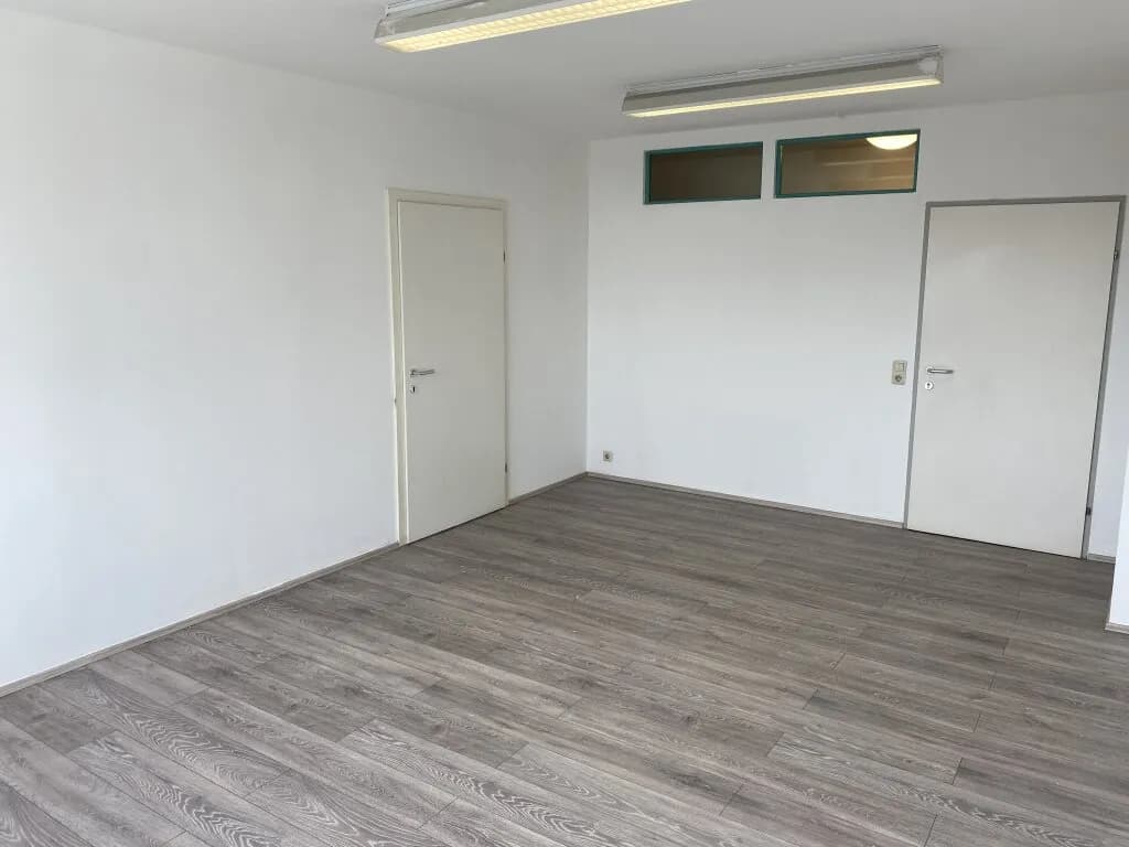1-Zimmer-Gewerbeimmobilie mieten in Linz – 23 m², € 377 – Bild 5 von 10