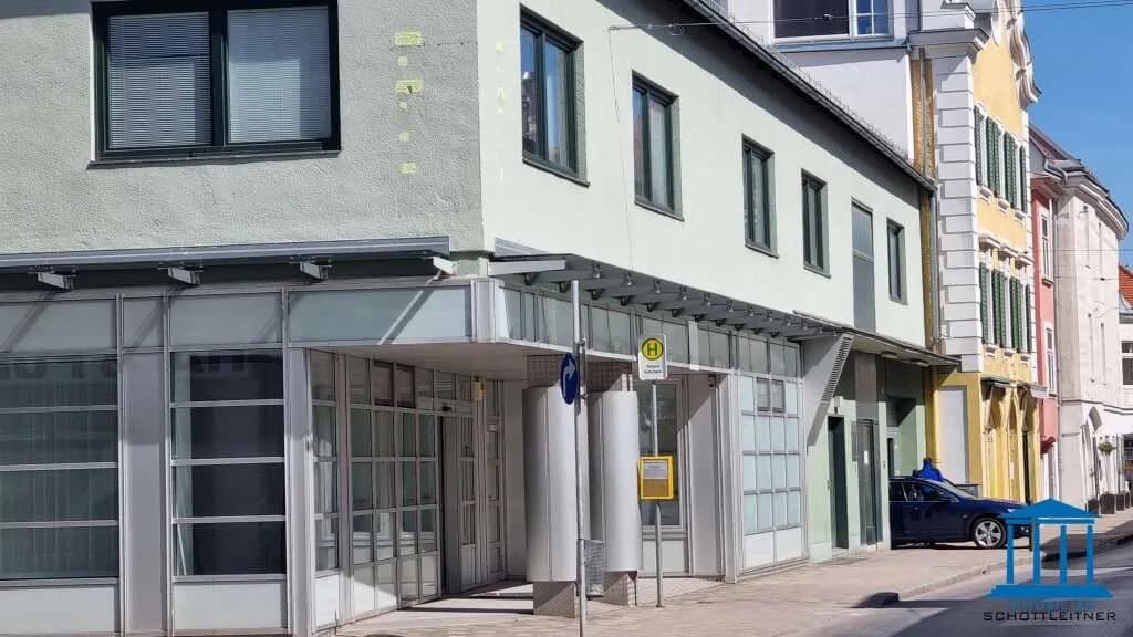 Gewerbeimmobilie mieten in Wiener Neustadt – 300 m²