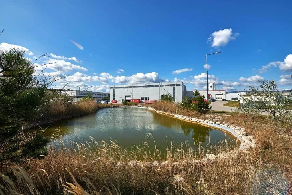 Gewerbeimmobilie mieten in Wiener Neustadt Land – 1 500 m², € 7 – Bild 8 von 9