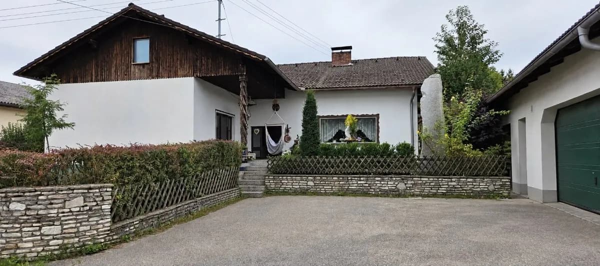 9-Zimmer-Haus mieten in Grieskirchen – 260 m², € 1.700 – Bild 1 von 16