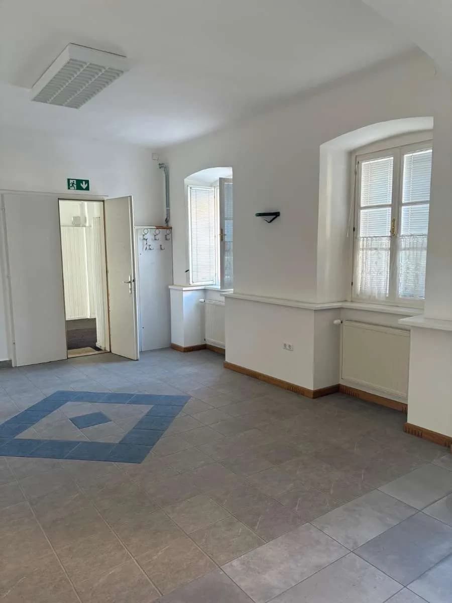 2-Zimmer-Gewerbeimmobilie mieten in Bruck an der Leitha – 42 m², € 490 – Bild 4 von 7