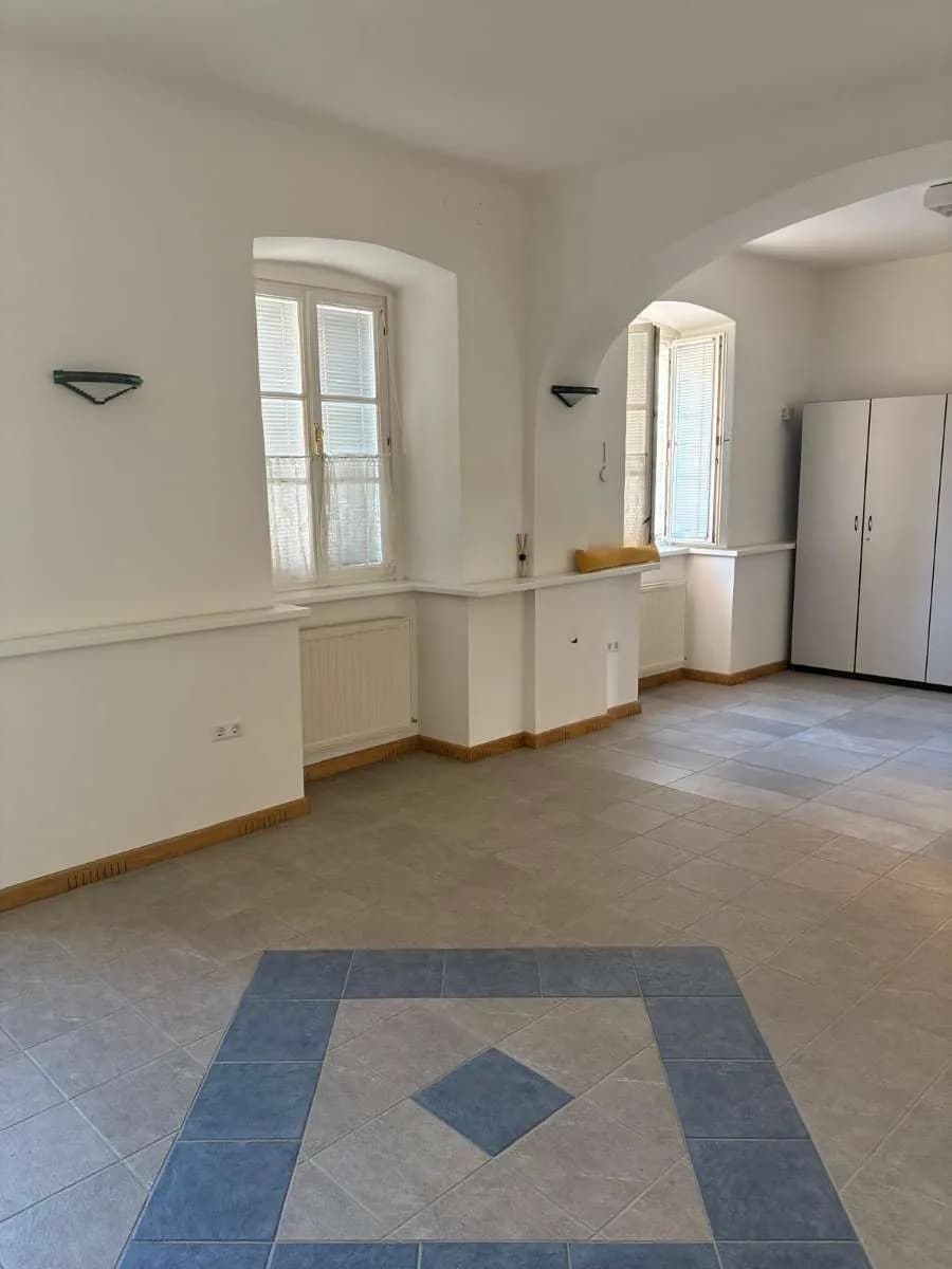 2-Zimmer-Gewerbeimmobilie mieten in Bruck an der Leitha – 42 m², € 490 – Bild 5 von 7