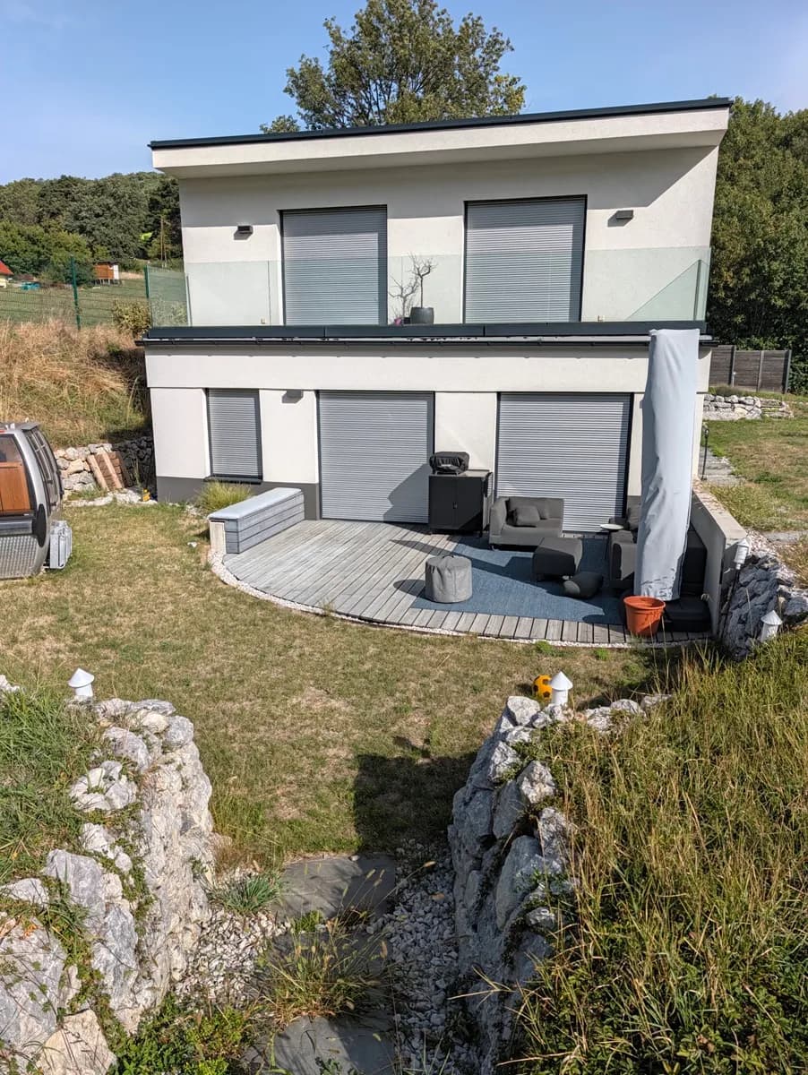 4-Zimmer-Haus mieten in Mödling – 161 m², € 2.900 – Bild 1 von 9