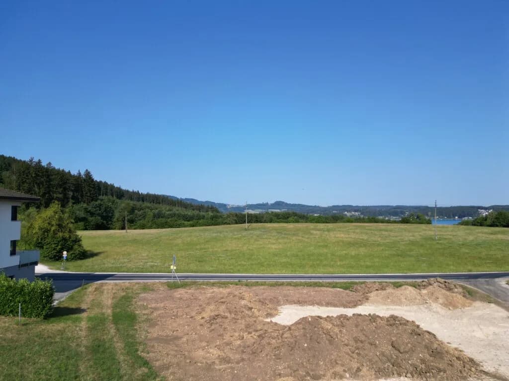 Grundstück kaufen in Vöcklabruck – 826 m² – Bild 1 von 4