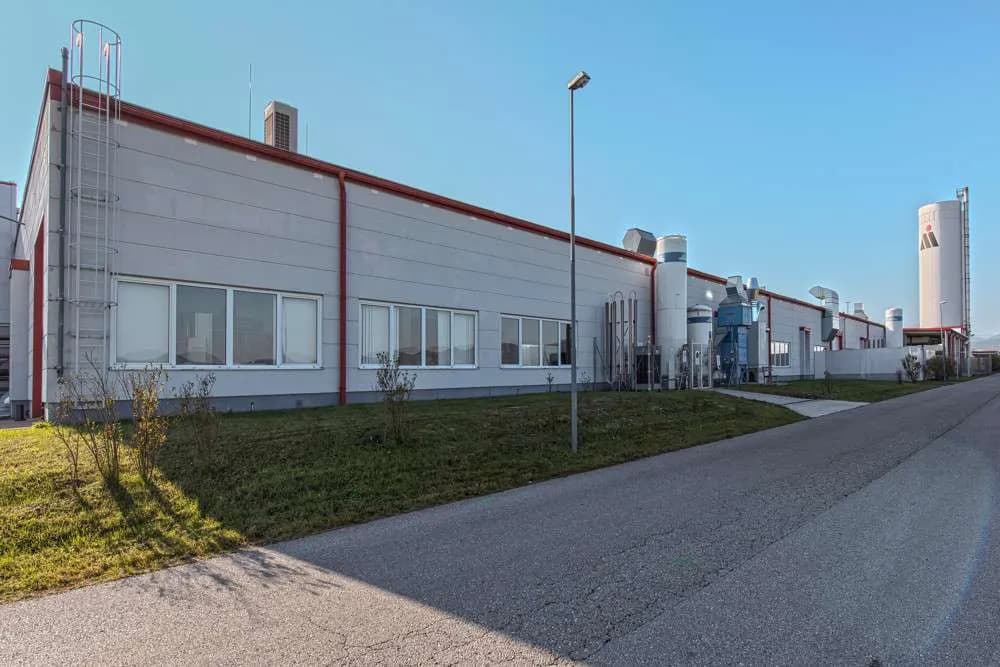 Gewerbeimmobilie mieten in Wiener Neustadt Land – 6 500 m², € 5 – Bild 3 von 6