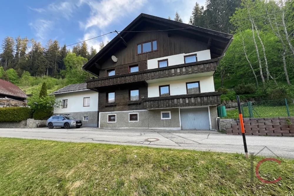 6-Zimmer-Haus kaufen in Feldkirchen – 412 m², € 180.000