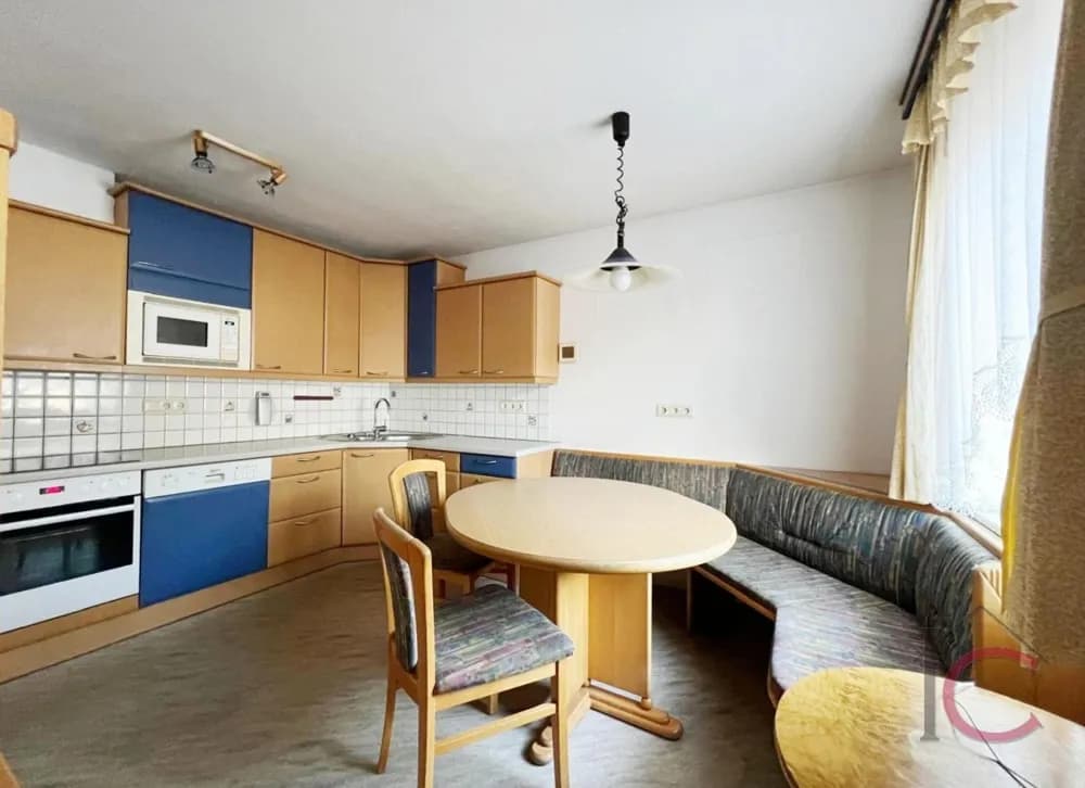 6-Zimmer-Haus kaufen in Feldkirchen – 412 m², € 180.000 – Bild 3 von 5
