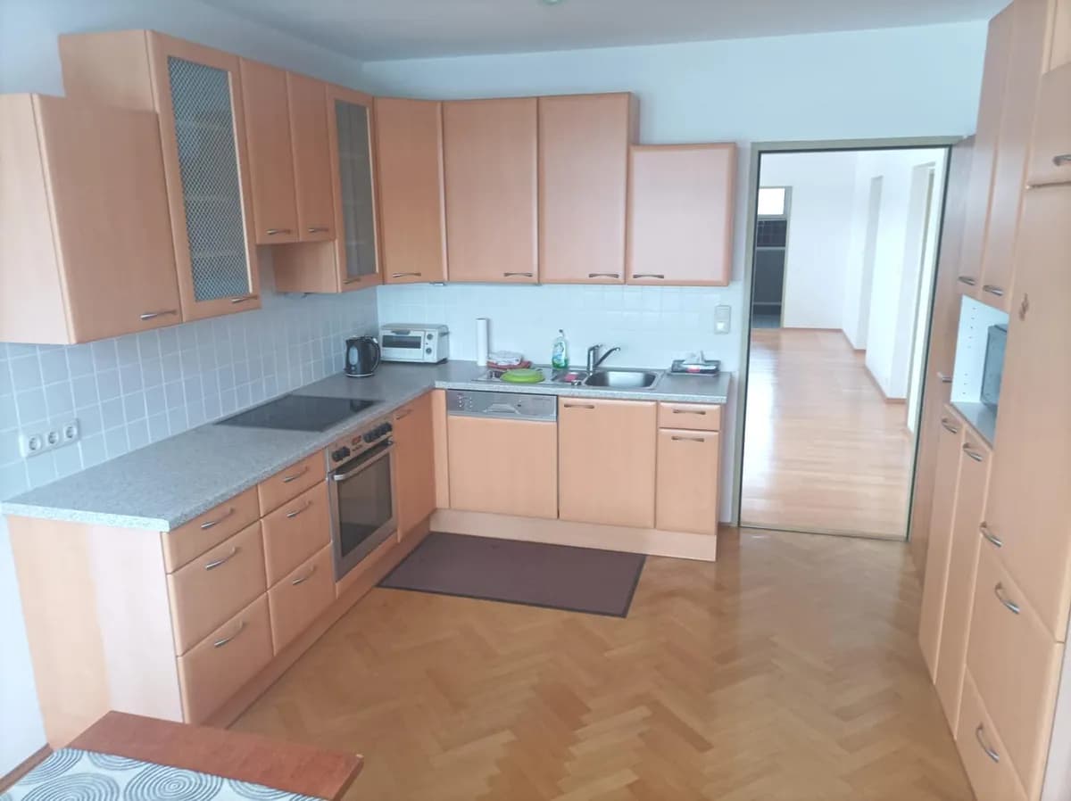7-Zimmer-Gewerbeimmobilie kaufen in Gmunden – 220 m², € 580.000 – Bild 6 von 12