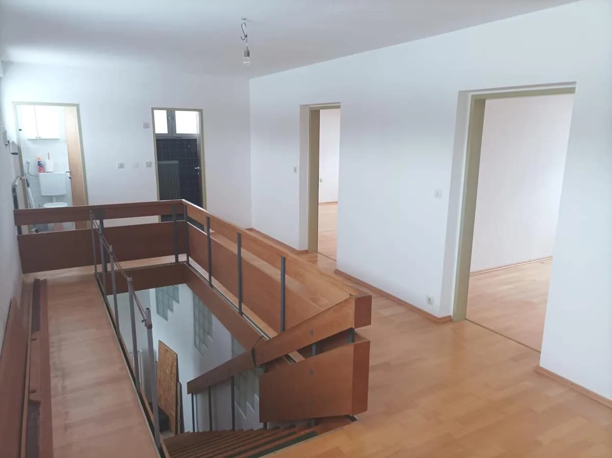 7-Zimmer-Gewerbeimmobilie kaufen in Gmunden – 220 m², € 580.000 – Bild 9 von 12
