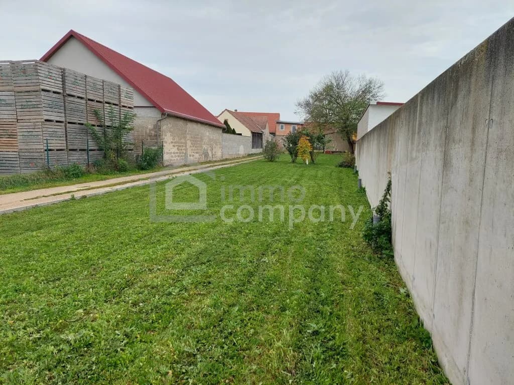 Grundstück kaufen in Gänserndorf – 930 m², € 90.000