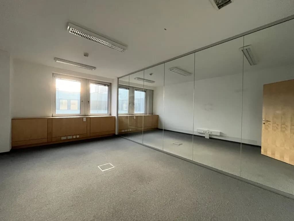Gewerbeimmobilie mieten in Wien – 2 937 m², € 53.287 – Bild 4 von 11