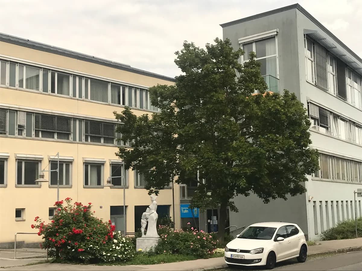 Gewerbeimmobilie mieten in Tulln – 80 m², € 11