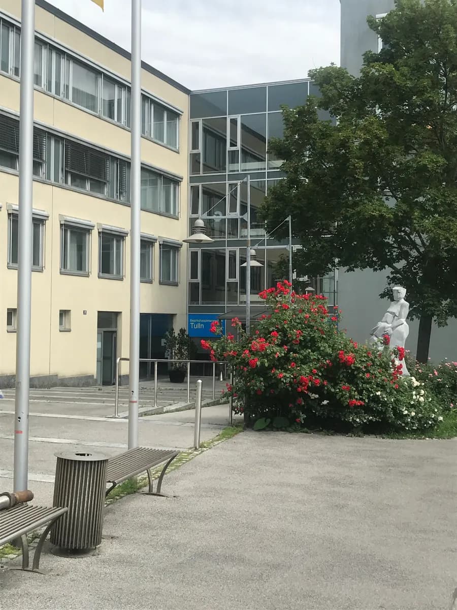 Gewerbeimmobilie mieten in Tulln – 80 m², € 11 – Bild 2 von 12