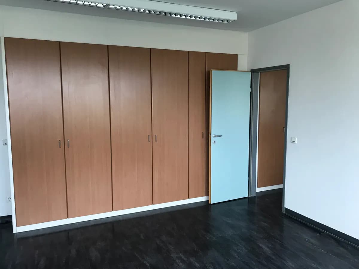 Gewerbeimmobilie mieten in Tulln – 80 m², € 11 – Bild 9 von 12