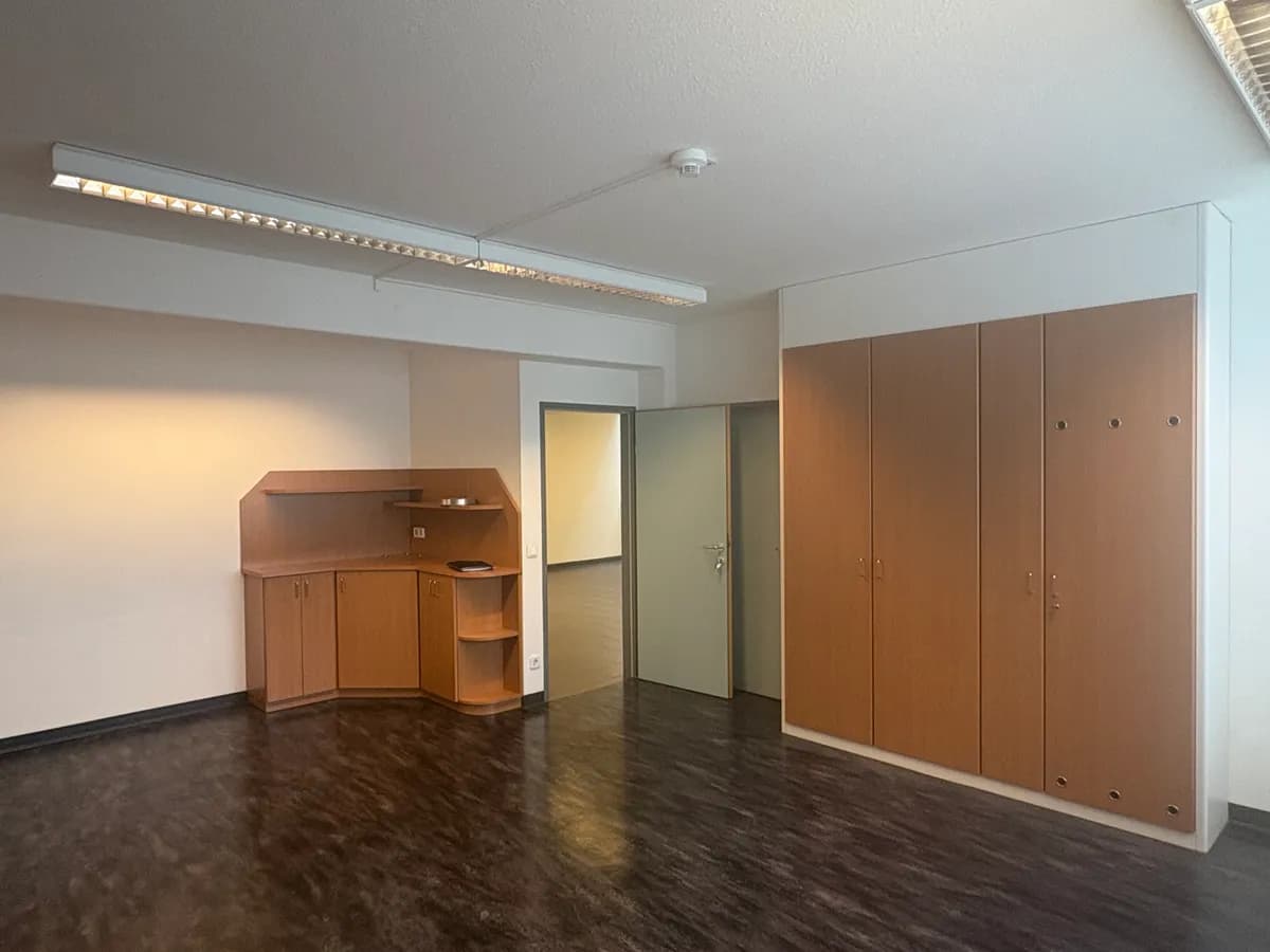 Gewerbeimmobilie mieten in Tulln – 80 m², € 11 – Bild 11 von 12