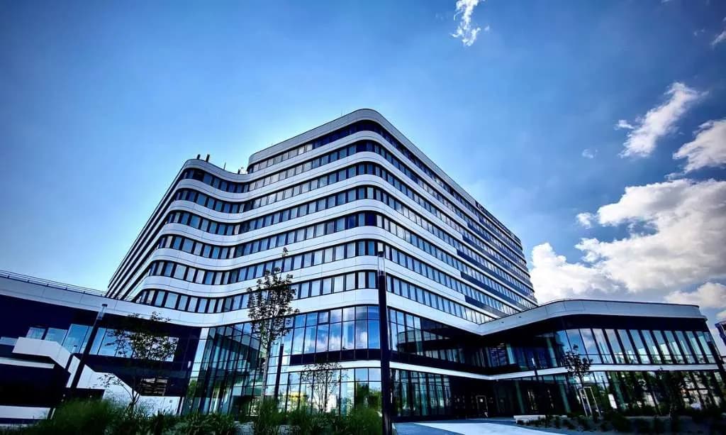 Gewerbeimmobilie mieten in Bruck an der Leitha – 221 m², € 5.255