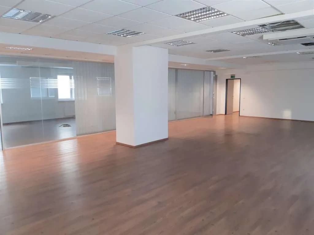 Gewerbeimmobilie mieten in Wien – 582 m², € 7 – Bild 2 von 5