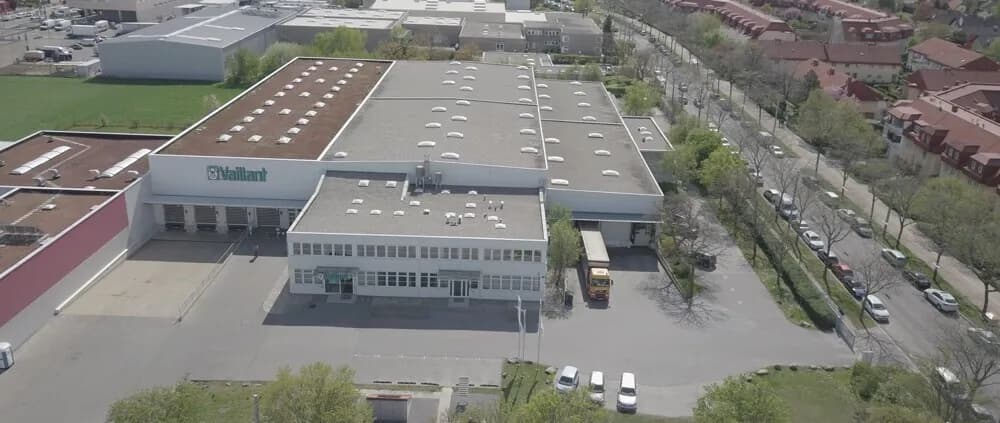 Gewerbeimmobilie mieten in Wien – 4 650 m², € 7 – Bild 1 von 14
