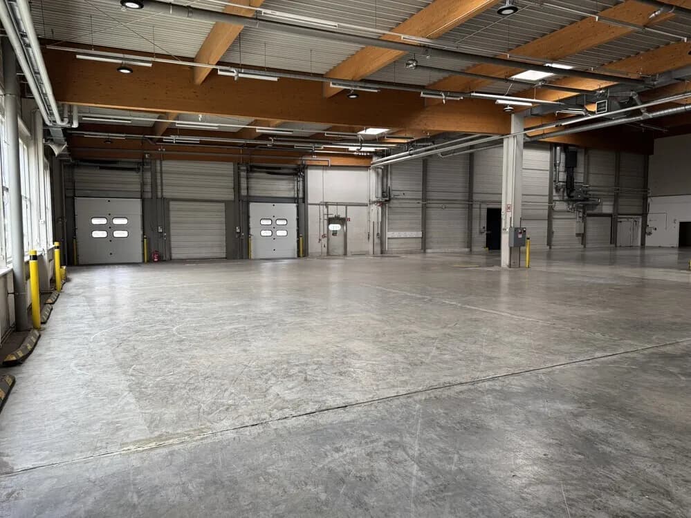 Gewerbeimmobilie mieten in Wien – 4 650 m², € 7 – Bild 2 von 14