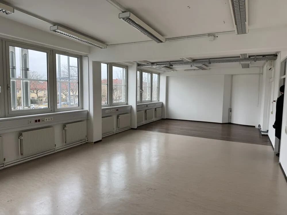 Gewerbeimmobilie mieten in Wien – 4 650 m², € 7 – Bild 7 von 14