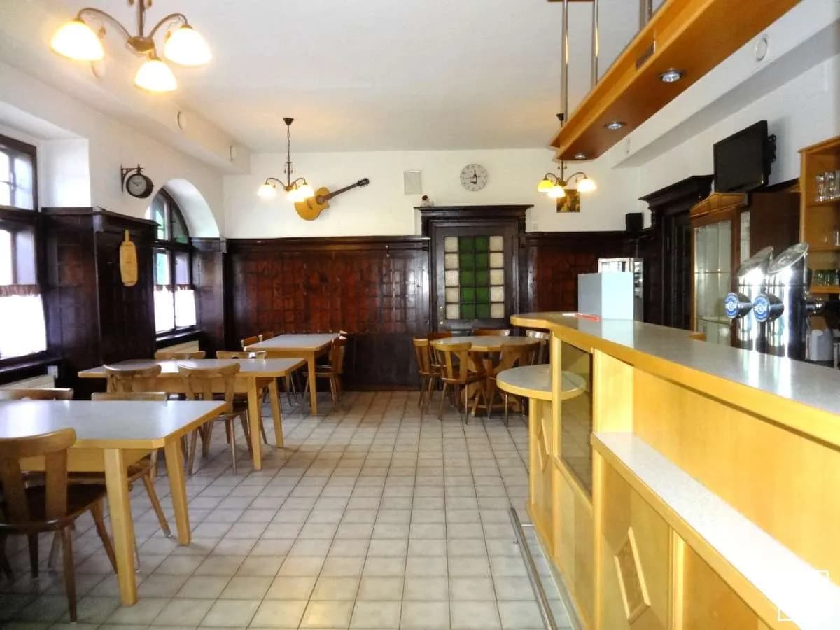 2-Zimmer-Gewerbeimmobilie mieten in Neunkirchen – 132 m², € 1.150 – Bild 2 von 12