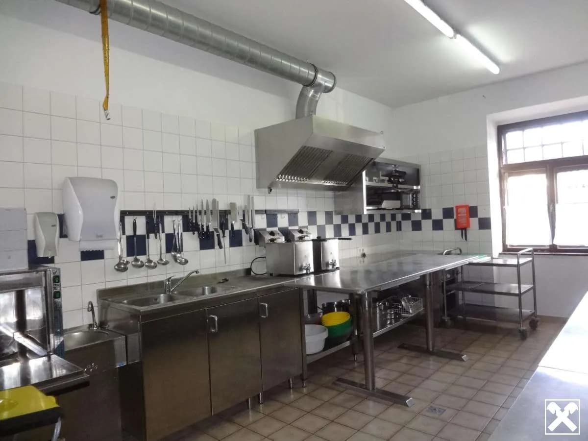 2-Zimmer-Gewerbeimmobilie mieten in Neunkirchen – 132 m², € 1.150 – Bild 7 von 12