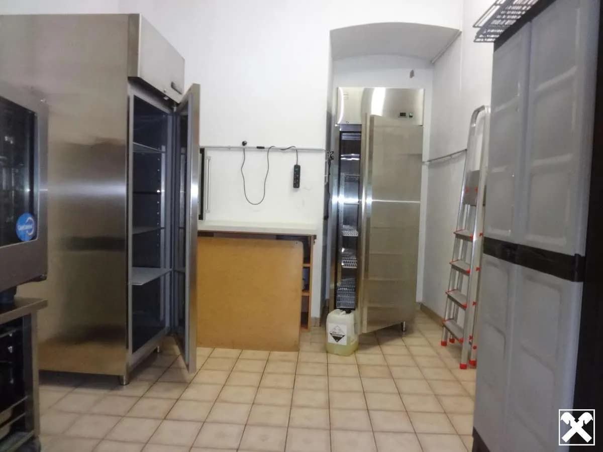 2-Zimmer-Gewerbeimmobilie mieten in Neunkirchen – 132 m², € 1.150 – Bild 8 von 12