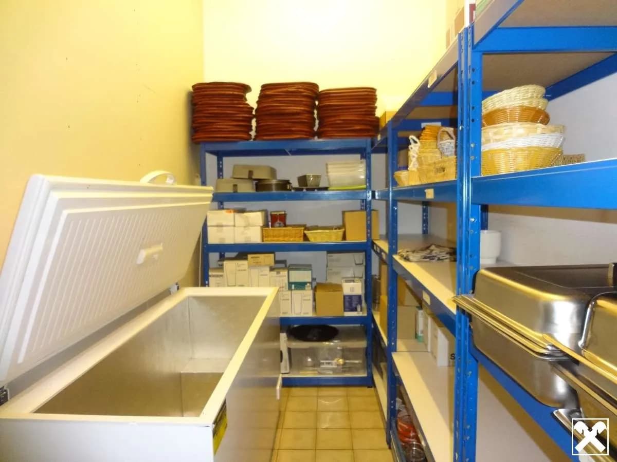 2-Zimmer-Gewerbeimmobilie mieten in Neunkirchen – 132 m², € 1.150 – Bild 9 von 12