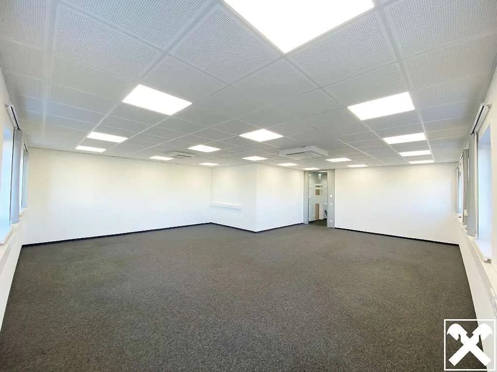 Gewerbeimmobilie mieten in Wels-Land – 467 m², € 5.349