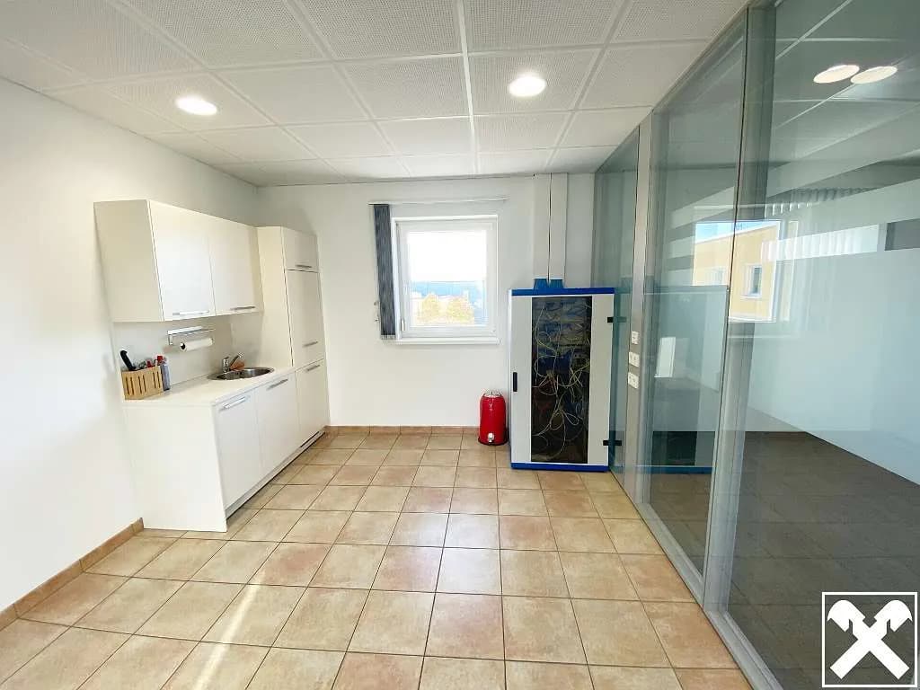 Gewerbeimmobilie mieten in Wels-Land – 467 m², € 5.349 – Bild 7 von 8