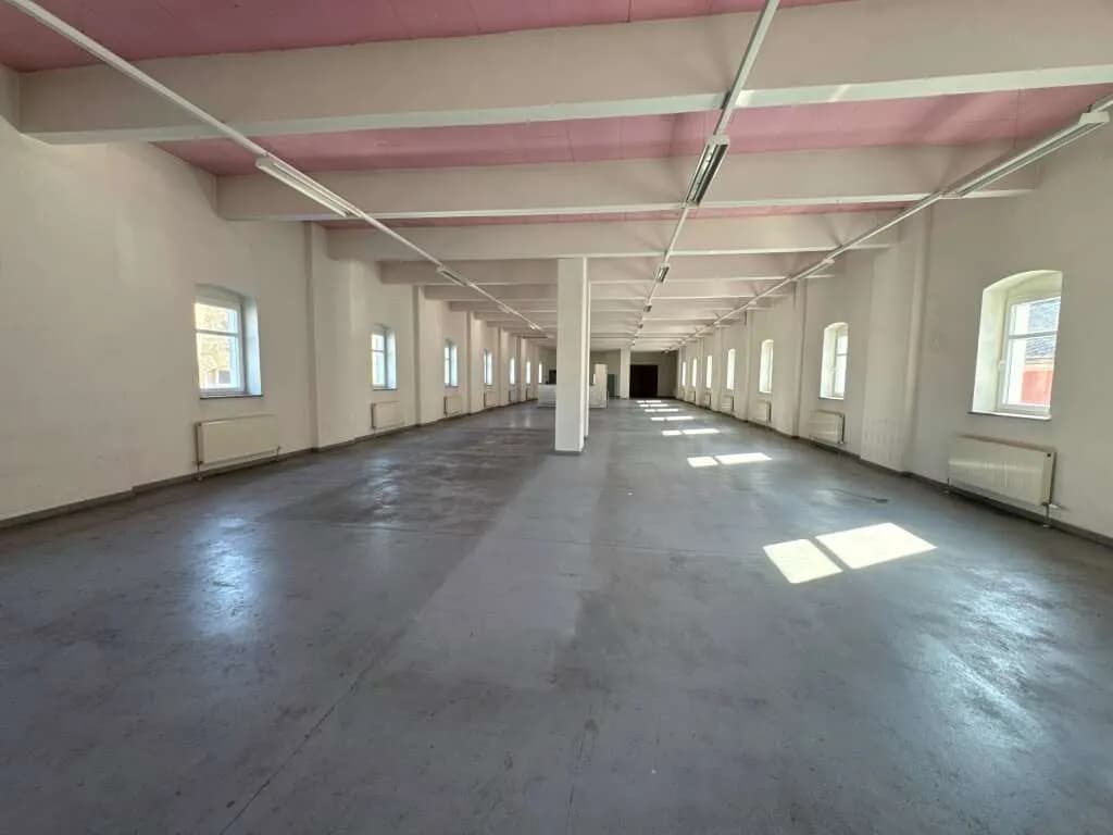 Gewerbeimmobilie mieten in Linz – 1 300 m², € 8.497 – Bild 13 von 31